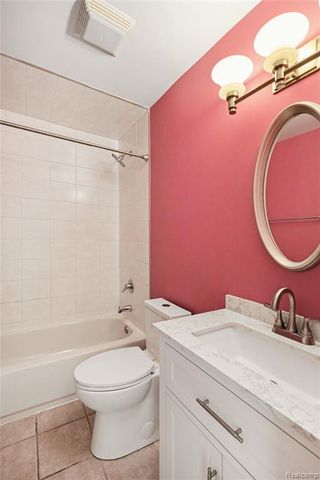 8530 Pineview Lake Drive, Linden, MI 48451