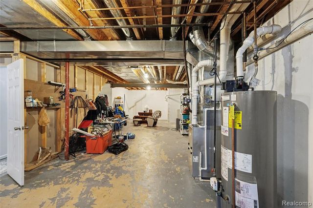 8530 Pineview Lake Drive, Linden, MI 48451