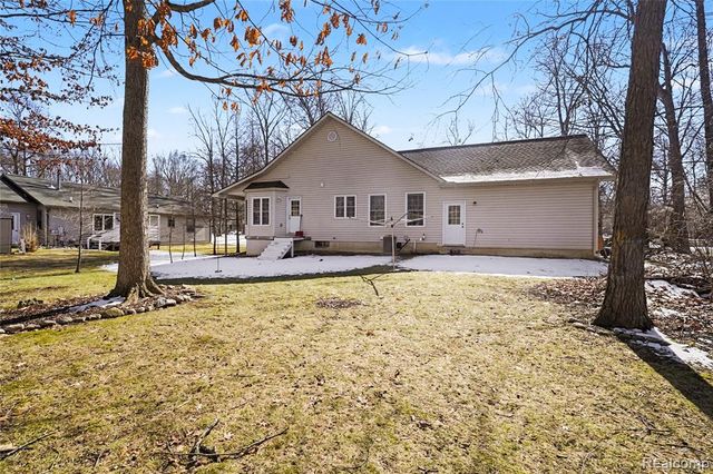 8530 Pineview Lake Drive, Linden, MI 48451