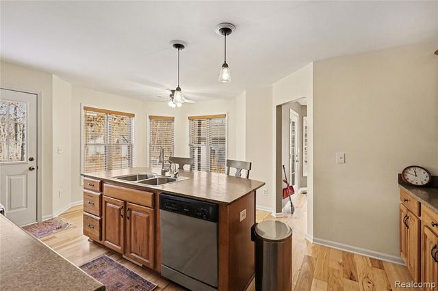 8530 Pineview Lake Drive, Linden, MI 48451