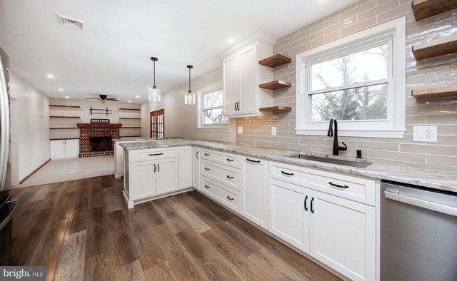 938 KINGSWAY DR, Coatesville, PA 19320