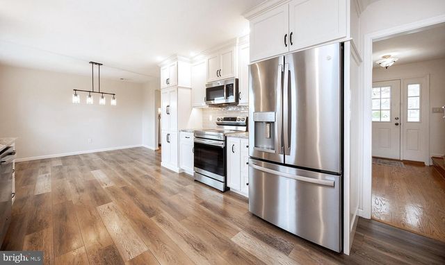 938 KINGSWAY DR, Coatesville, PA 19320