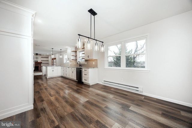 938 KINGSWAY DR, Coatesville, PA 19320