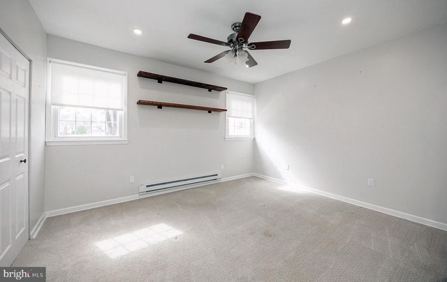 938 KINGSWAY DR, Coatesville, PA 19320