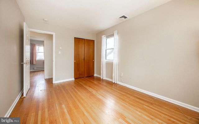 938 KINGSWAY DR, Coatesville, PA 19320