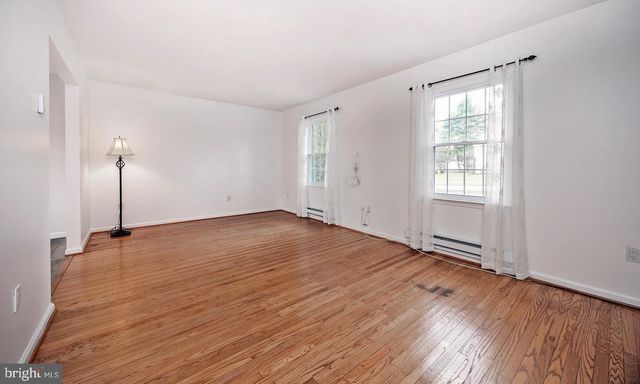 938 KINGSWAY DR, Coatesville, PA 19320