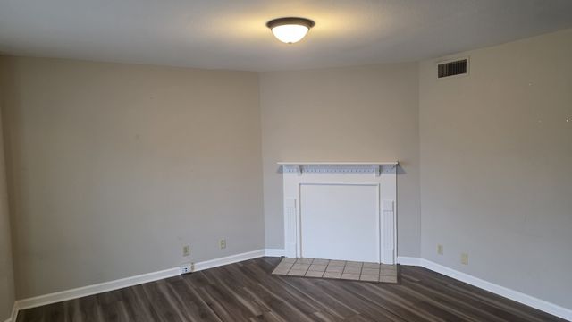 1024 Silver Ct, Murfreesboro, TN 37130