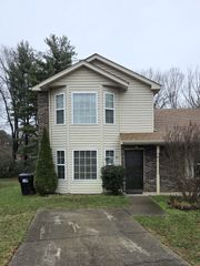 1024 Silver Ct, Murfreesboro, TN 37130