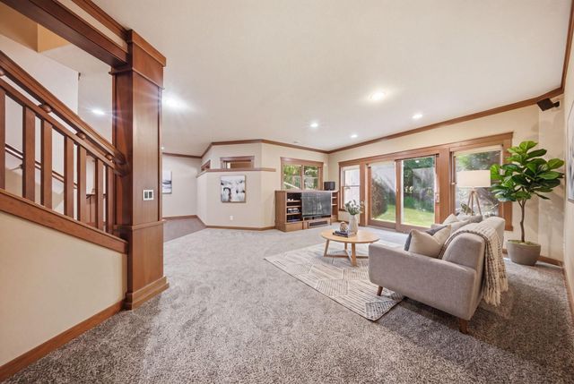 317 Meadow Ridge Court, Hudson, WI 54016