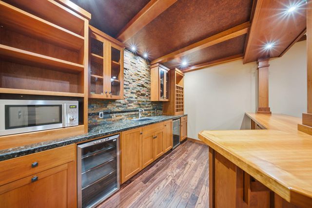 317 Meadow Ridge Court, Hudson, WI 54016