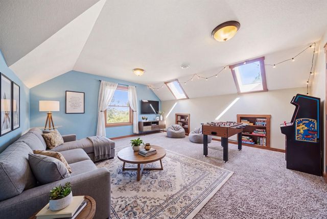 317 Meadow Ridge Court, Hudson, WI 54016