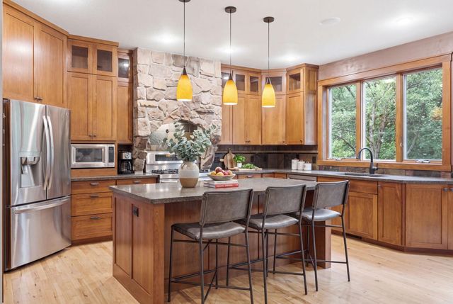 317 Meadow Ridge Court, Hudson, WI 54016