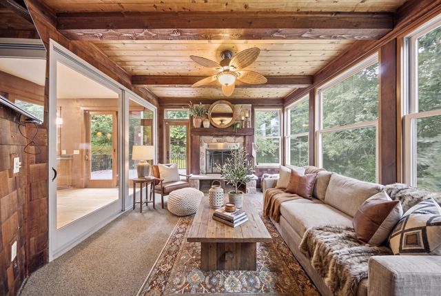 317 Meadow Ridge Court, Hudson, WI 54016