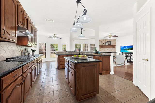 333 Green Acres Drive, Murphy, TX 75094