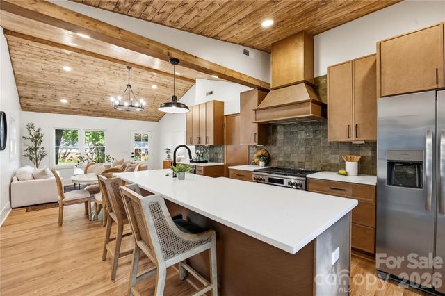 7126 Woodstream Drive, Charlotte, NC 28210
