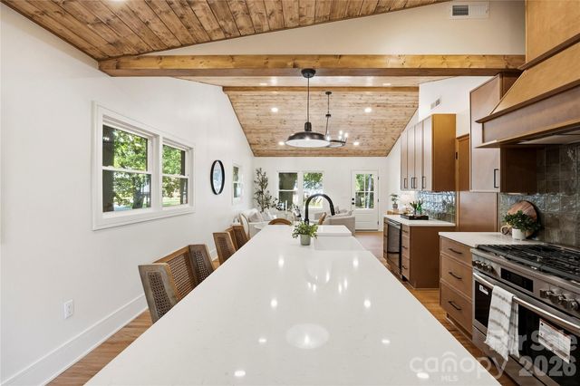 7126 Woodstream Drive, Charlotte, NC 28210