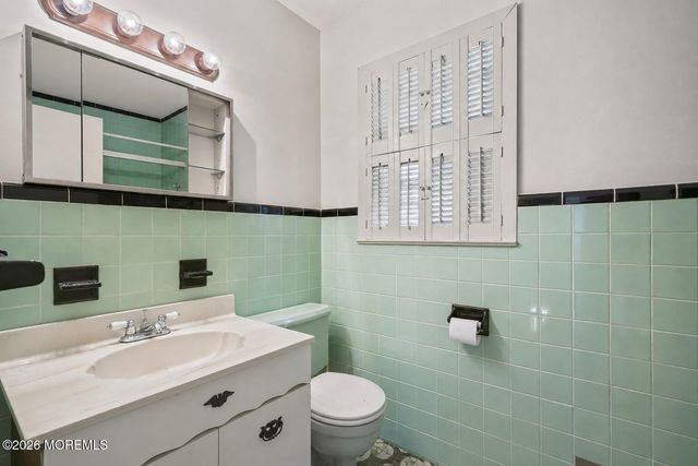 20 Brentwood Avenue, Freehold, NJ 07728