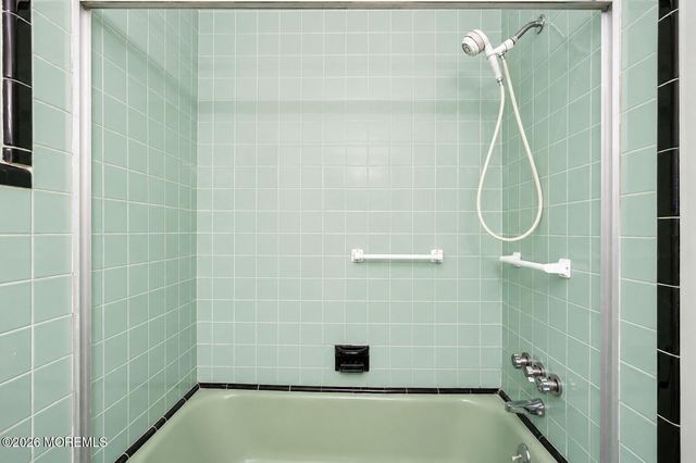 20 Brentwood Avenue, Freehold, NJ 07728