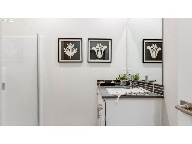 9409 Se Crystal Rose St, Happy Valley, OR 97086