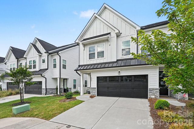 6008 Corbin Woods Court, Charlotte, NC 28226
