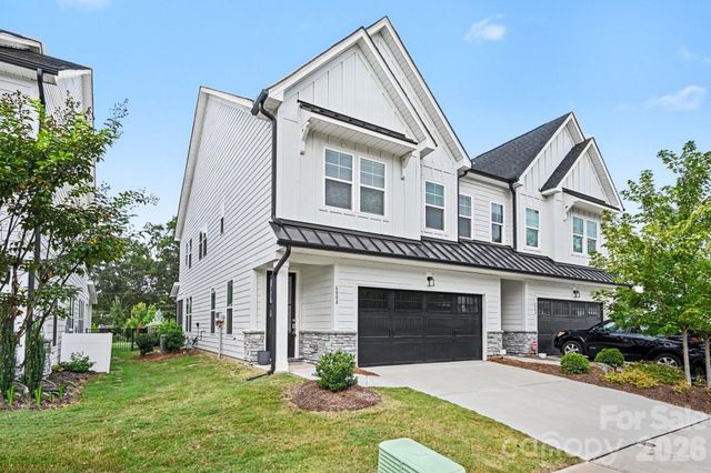 6008 Corbin Woods Court, Charlotte, NC 28226