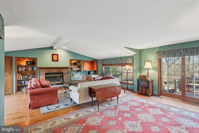 31 MELVILLE RD, West Windsor, NJ 08550