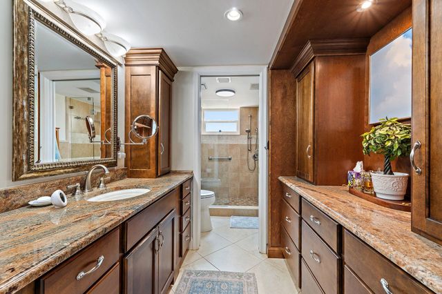 374 Golfview Road 405, North Palm Beach, FL 33408