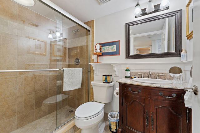 374 Golfview Road 405, North Palm Beach, FL 33408