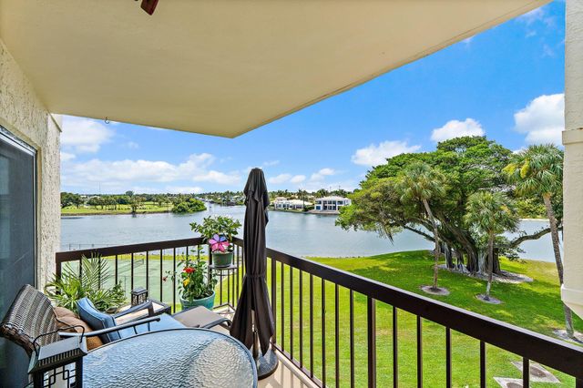 374 Golfview Road 405, North Palm Beach, FL 33408
