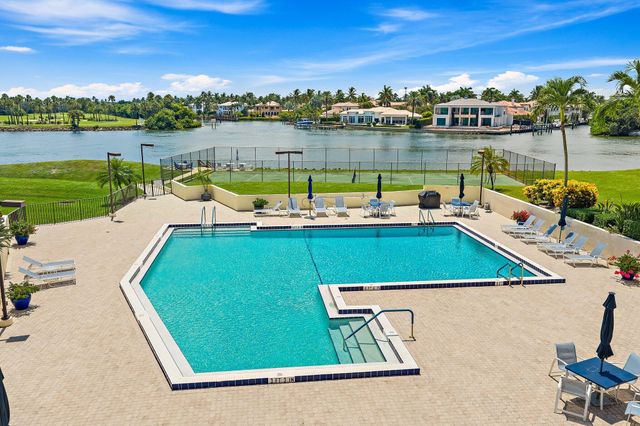 374 Golfview Road 405, North Palm Beach, FL 33408