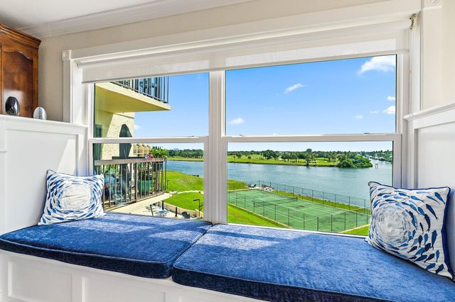 374 Golfview Road 405, North Palm Beach, FL 33408