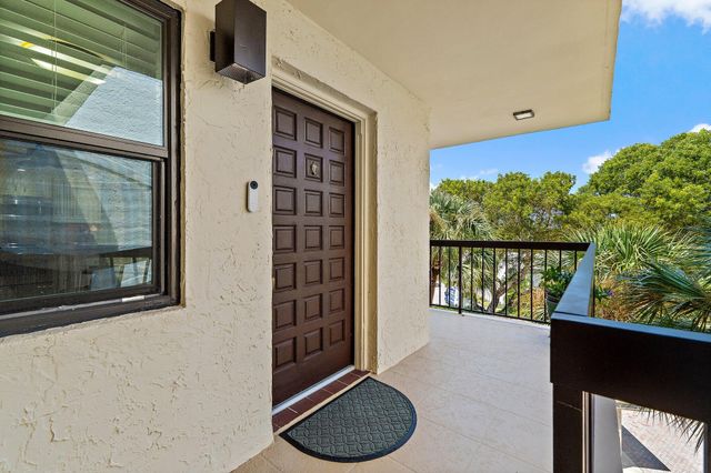 374 Golfview Road 405, North Palm Beach, FL 33408