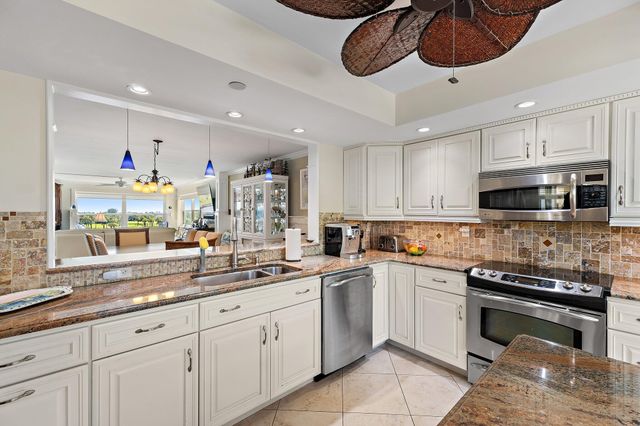 374 Golfview Road 405, North Palm Beach, FL 33408