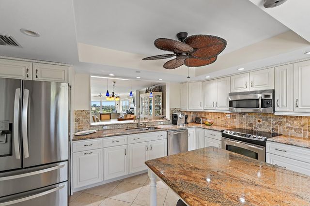 374 Golfview Road 405, North Palm Beach, FL 33408