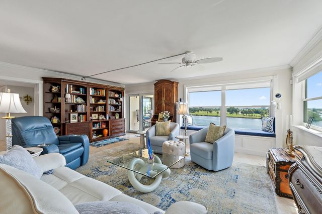 374 Golfview Road 405, North Palm Beach, FL 33408