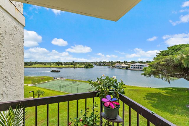 374 Golfview Road 405, North Palm Beach, FL 33408
