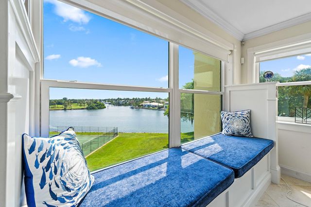 374 Golfview Road 405, North Palm Beach, FL 33408