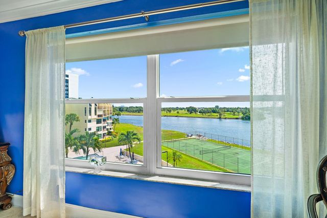 374 Golfview Road 405, North Palm Beach, FL 33408