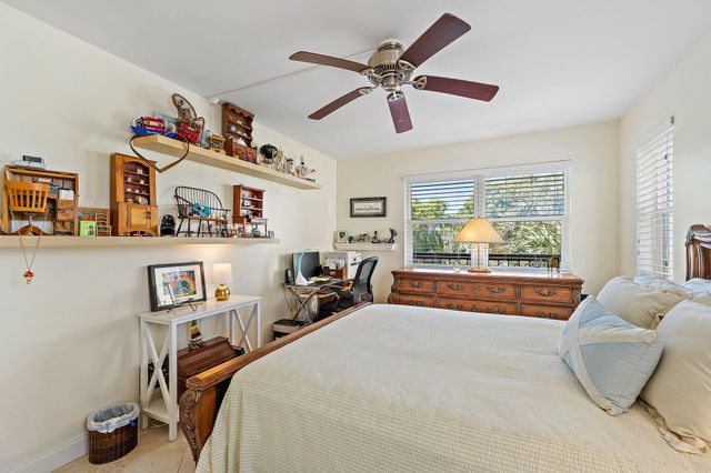 374 Golfview Road 405, North Palm Beach, FL 33408
