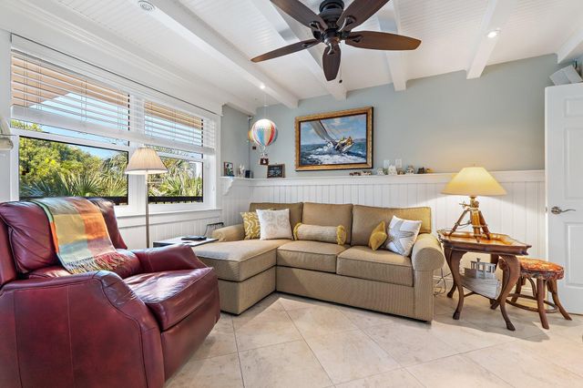 374 Golfview Road 405, North Palm Beach, FL 33408