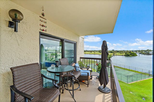 374 Golfview Road 405, North Palm Beach, FL 33408