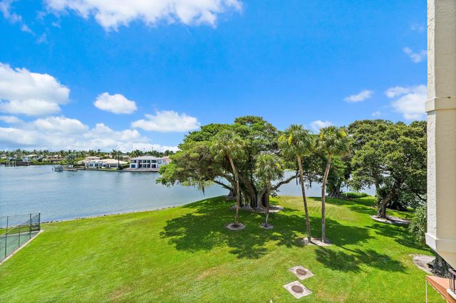 374 Golfview Road 405, North Palm Beach, FL 33408