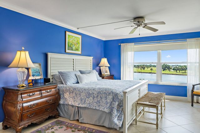 374 Golfview Road 405, North Palm Beach, FL 33408