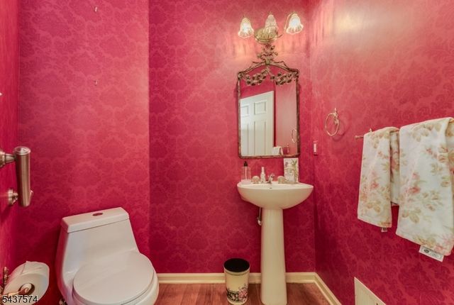 23 Neshanic Dr, Raritan Twp., NJ 08551