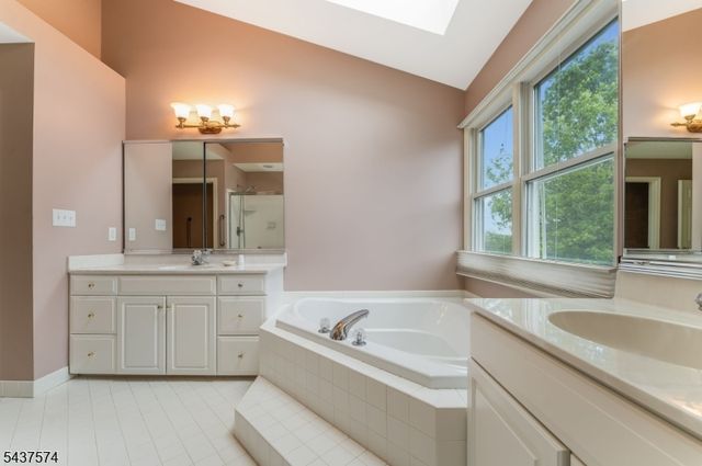 23 Neshanic Dr, Raritan Twp., NJ 08551