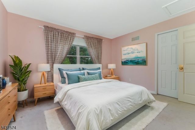 23 Neshanic Dr, Raritan Twp., NJ 08551