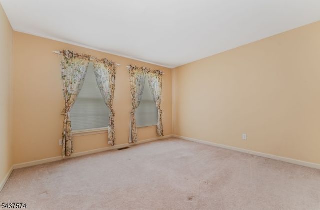 23 Neshanic Dr, Raritan Twp., NJ 08551