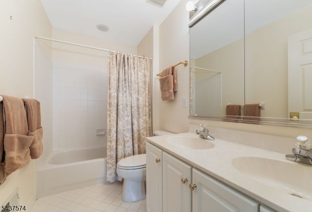 23 Neshanic Dr, Raritan Twp., NJ 08551