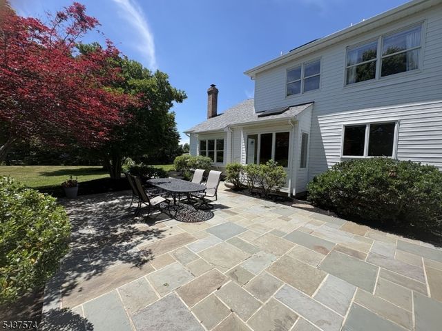 23 Neshanic Dr, Raritan Twp., NJ 08551