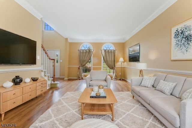 23 Neshanic Dr, Raritan Twp., NJ 08551